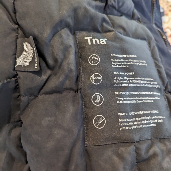 TNA Summit Parka in size small EUC ** free hat with purchase! ** - Picture 5 of 10